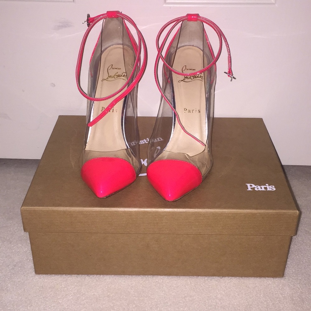 Christian Louboutins Un Bout